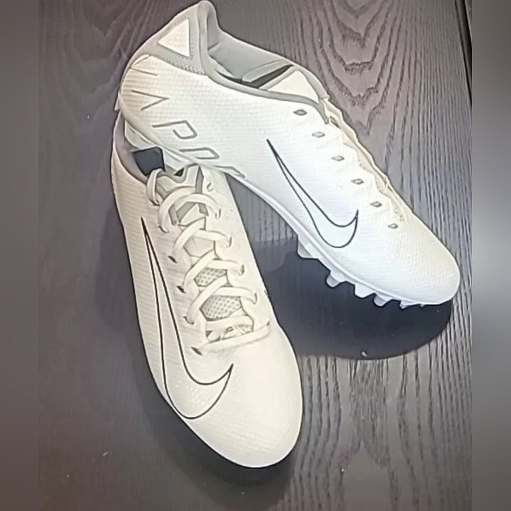 Nike Vapor Edge Team White/Wolf Grey Football Cleat .  Next To New